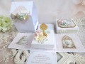 komunijny exploding box ze złotą monstrancją w torebce w kolorach biały, ivory, zielony, złoty, różowy, miętowy